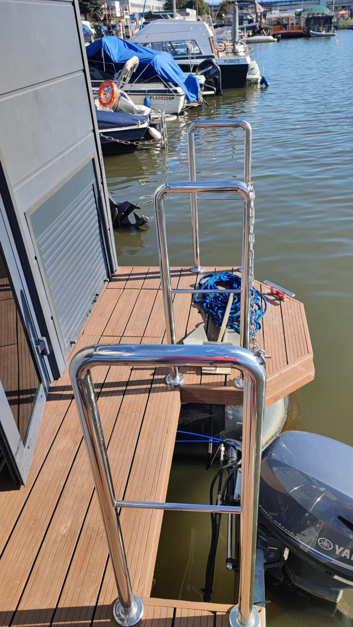 Houseboat Water Boy Apartament Plywajacy Dom Na Wodzie Lodz Uraz  Exterior foto