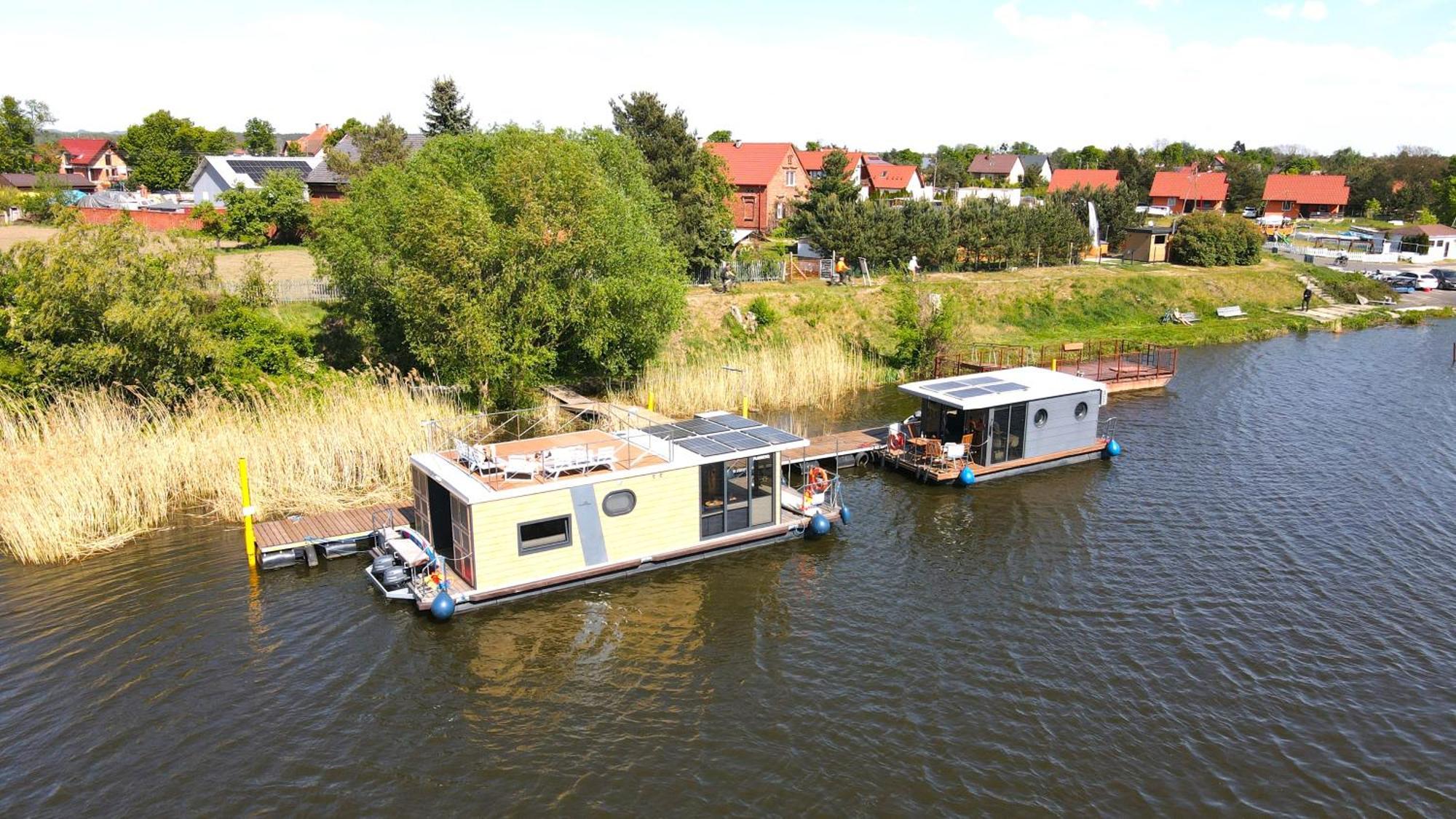Houseboat Water Boy Apartament Plywajacy Dom Na Wodzie Lodz Uraz  Exterior foto
