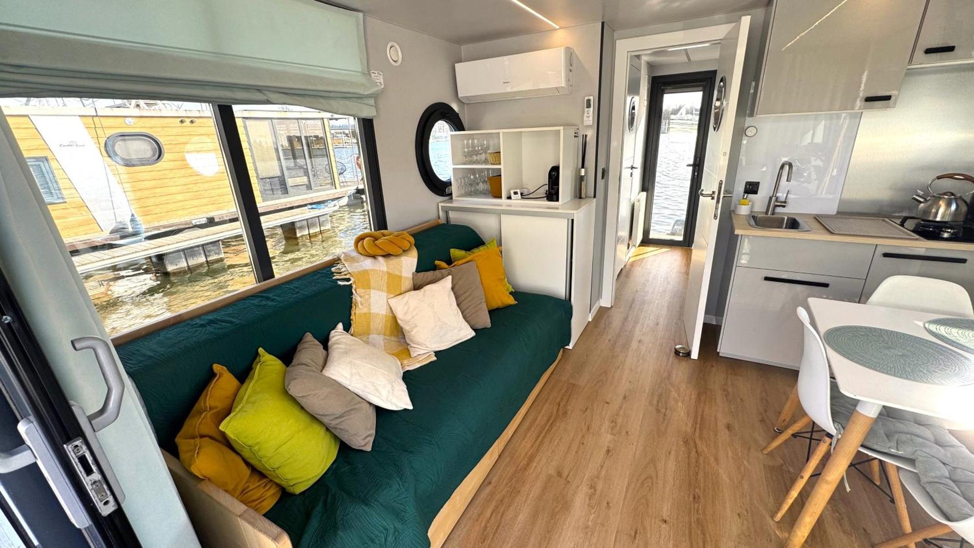 Houseboat Water Boy Apartament Plywajacy Dom Na Wodzie Lodz Uraz  Exterior foto